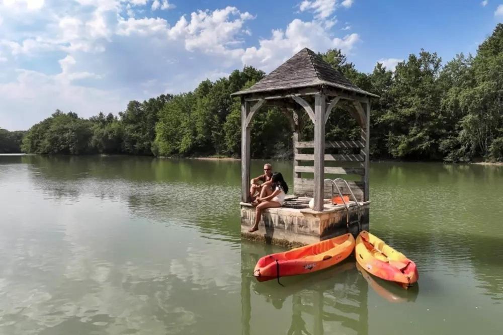 Camping Les Lacs D'Armagnac Bretagne-d'Armagnac Esterno foto